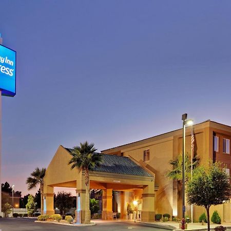 Holiday Inn Express Las Vegas-Nellis By Ihg Εξωτερικό φωτογραφία